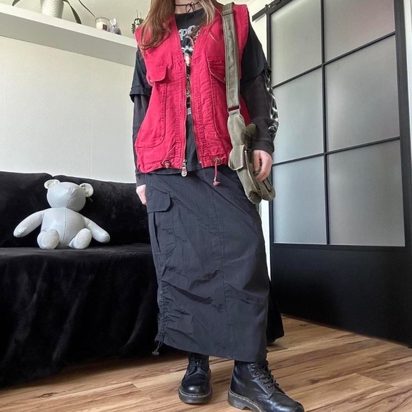 Vintage red cargo oversized vest with pockets - Picture 8 of 8